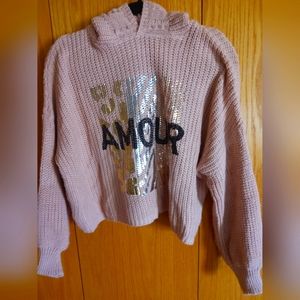 Sweater with hood. Light pink with metallic